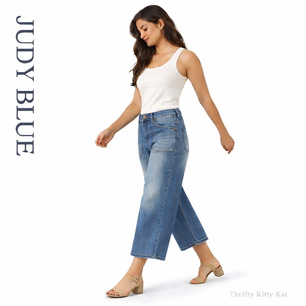Judy Blue Wide Crop Jeans Mid Rise Patch Pocket Light Wash Stretch Denim‎ 0/24